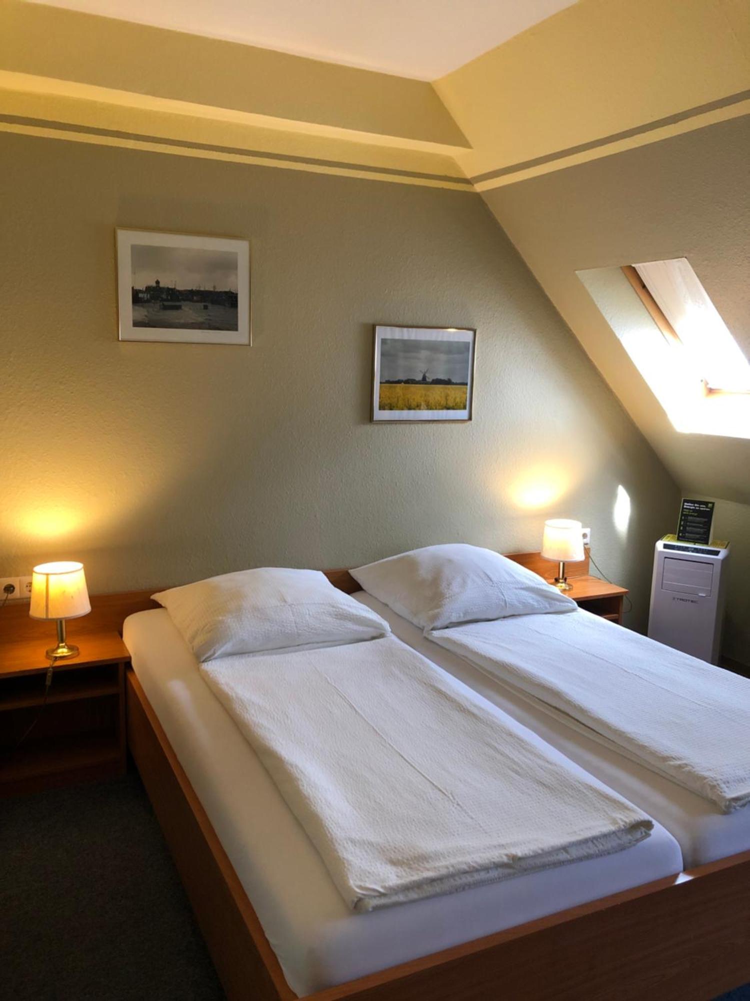 Garni Hotel-Pension Holum 纽哈灵吉塞尔 外观 照片
